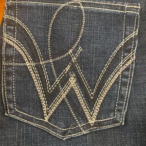Wrangler Women’s Q-Baby jeans. 7/8 x 34 Brand new!